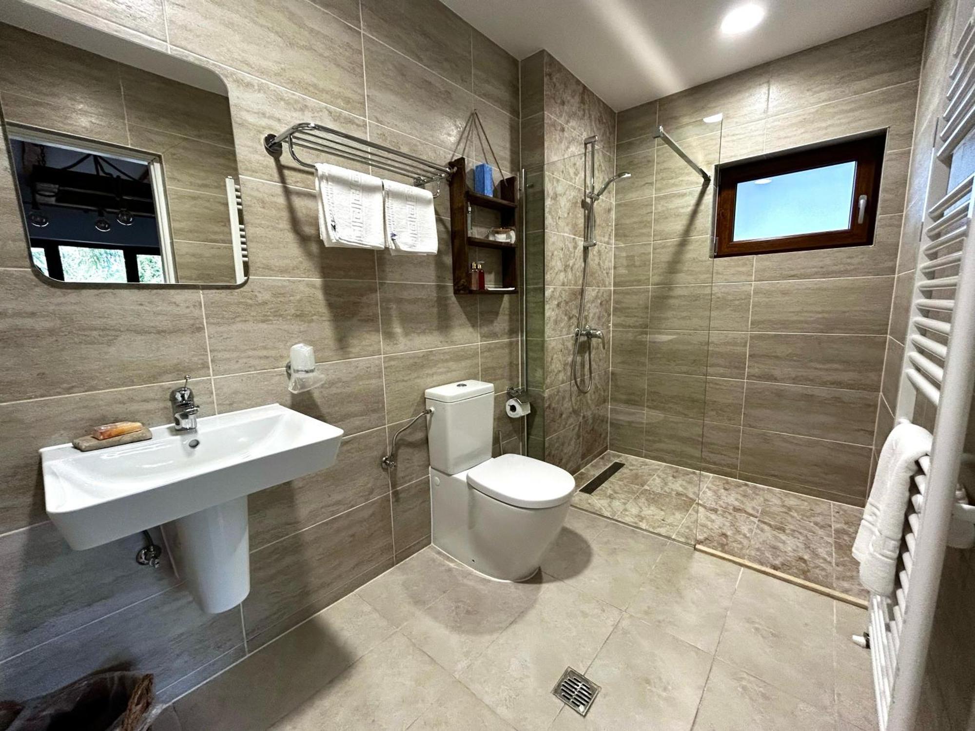 Tiarra Mountain Lodge 贝里斯 外观 照片